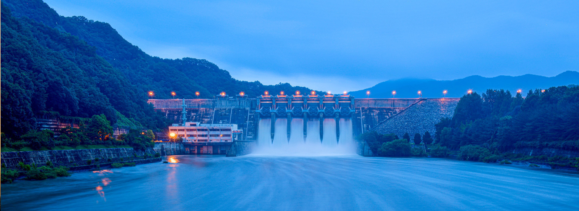 응용수문연구실 | Advanced Hydrology Research Lab | 서울시립대 응용수문연구실은 기상변동성 및 기후변화에 따른 수자원의 시공간적 변동성을 예측하기 위한 진보된 해석방법을 개발합니다.